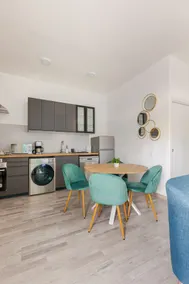 Renovated Central Duplex - Image 3