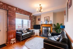 Lovely apartment overlooking the harbour and bay - Image 3