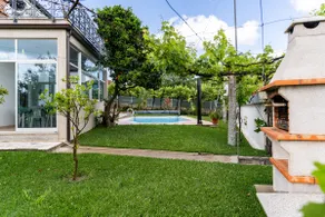 Charming house with pool - Image 2