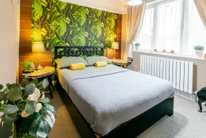 Luxury 5* Home with Secret Garden and Free Parking - Image 4