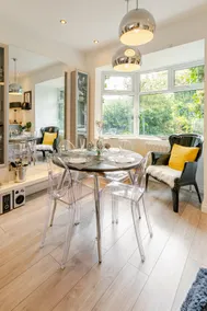 Luxury 5* Home with Secret Garden and Free Parking - Image 2
