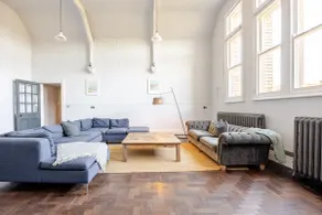 Luxury Victorian school with views of Harbour - Image 2