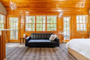 Lakeside Peace and Woods. Private Carriage House - Image 5