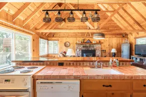 Mi-Wuk's 'TePeace' Lodge, family fun, dog-friendly - Image 4