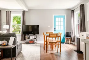Modern Salem: Whole 2 Bed 2 Bath Unit - Image 4
