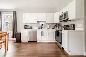 Modern Salem: Whole 2 Bed 2 Bath Unit - Image 5
