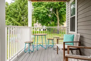 Modern Salem: Whole 2 Bed 2 Bath Unit - Image 2