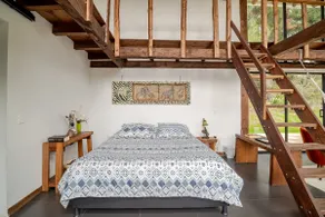 Beautiful cabin with mountain views - Image 4