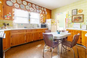 Bring the Pets 3 bed/1.5 bath Close to Everything - Image 3
