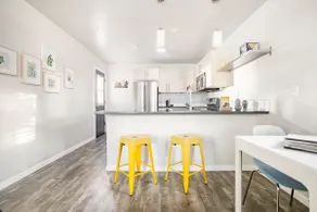 Freshly renovated 1 bedroom house, steps from UofA - Image 4