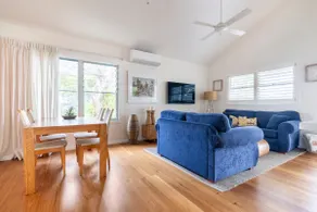 Beach Cottage on Shelly Surrounded by Lush Coastal Gardens - Image 2