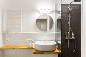 Fresh, Contemporary Style Behind an Imposing Facade - Image 5