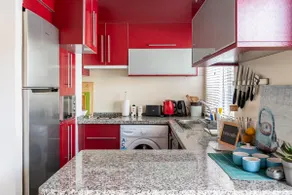 Personal and charming, right on the beach - Image 5