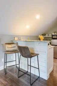White Pickett District Loft - Image 3