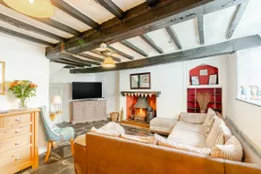 Old School House - with private onsite parking - Image 3