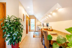 Deluxe Guest Suite - Romantic Summer Getaway - Image 4