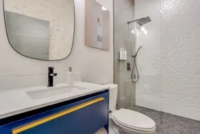 Modern Cozy Suite w/ Kitchen & Private Entrance - Image 5