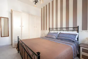 ”Sea and mountains” Bright house with private parking. - Image 4