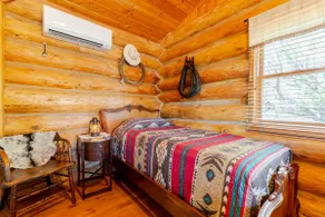 Cozy & Serene Cabin Escape with Forest Views - Image 4
