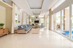 Luxurious Beachfront 3 Bedroom Villa - Image 2