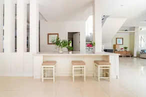 Luxurious Beachfront 3 Bedroom Villa - Image 4