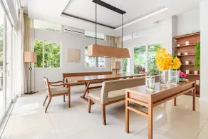 Luxurious Beachfront 3 Bedroom Villa - Image 3