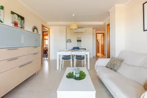Oceanfront with pool, 3bed. Parking, Fiber - Image 2