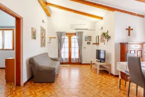 Entire chalet between city, sea and countryside. - Image 3