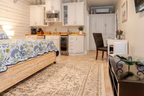 Live Oak Cottage - Close to Everything! - Image 5