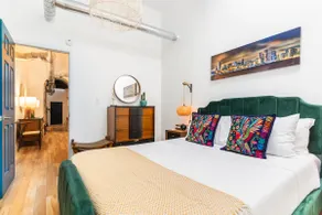 4B Midcentury Artist Loft w/ King bed - Image 5