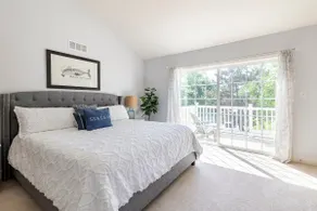 Spacious 3BR / 3.5 Baths/Sleeps 10 - Mins to Beach - Image 3