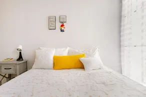 Cozy, Clean 1 Bedroom Apt. w/free parking - Image 2
