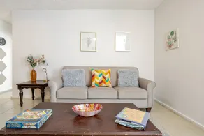 Cozy, Clean 1 Bedroom Apt. w/free parking - Image 3