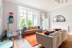 * Hideaway Cottage * City Centre | Peaceful | 3BD - Image 2