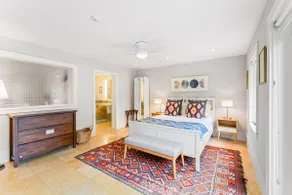 Beautiful Garden Suite by the Ocean - Image 5