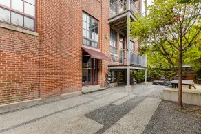 Designer Loft w/ Private Garden - Image 5