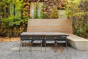 Designer Loft w/ Private Garden - Image 2