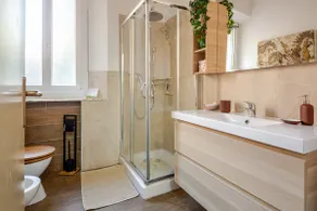 Apartment in a historic building in the center - Image 5