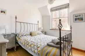 Historic cosy Old Town cottage-parking, garden, 2-min walk to beach - Image 4
