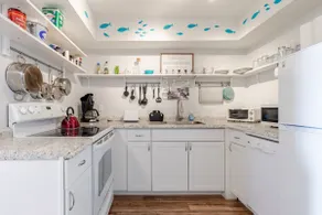 Dog Friendly, 1 Bdr 1 Bath, Private Beach & Pool - Image 3