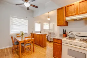 West End Neighborhood Cottage - Image 5