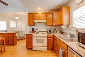 West End Neighborhood Cottage - Image 4