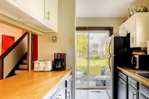 Perfect for a quick getaway. Sleeps 10. - Image 5