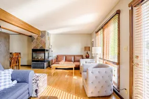 Perfect for a quick getaway. Sleeps 10. - Image 2