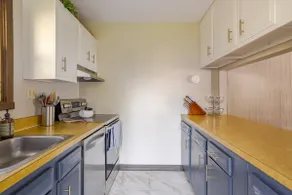 Perfect for a quick getaway. Sleeps 10. - Image 4