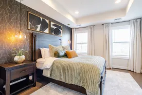 Spacious 3BR Townhouse| Free Parking & Fast Wi-Fi - Image 3