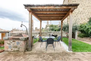 Montalcino Townhouse with private garden & Spa - Image 3
