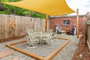 Private carriage house, kitchen, pets, backyard! - Image 5