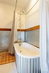 Country Carriage House in Downtown Geyserville - Image 3
