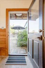 Country Carriage House in Downtown Geyserville - Image 2